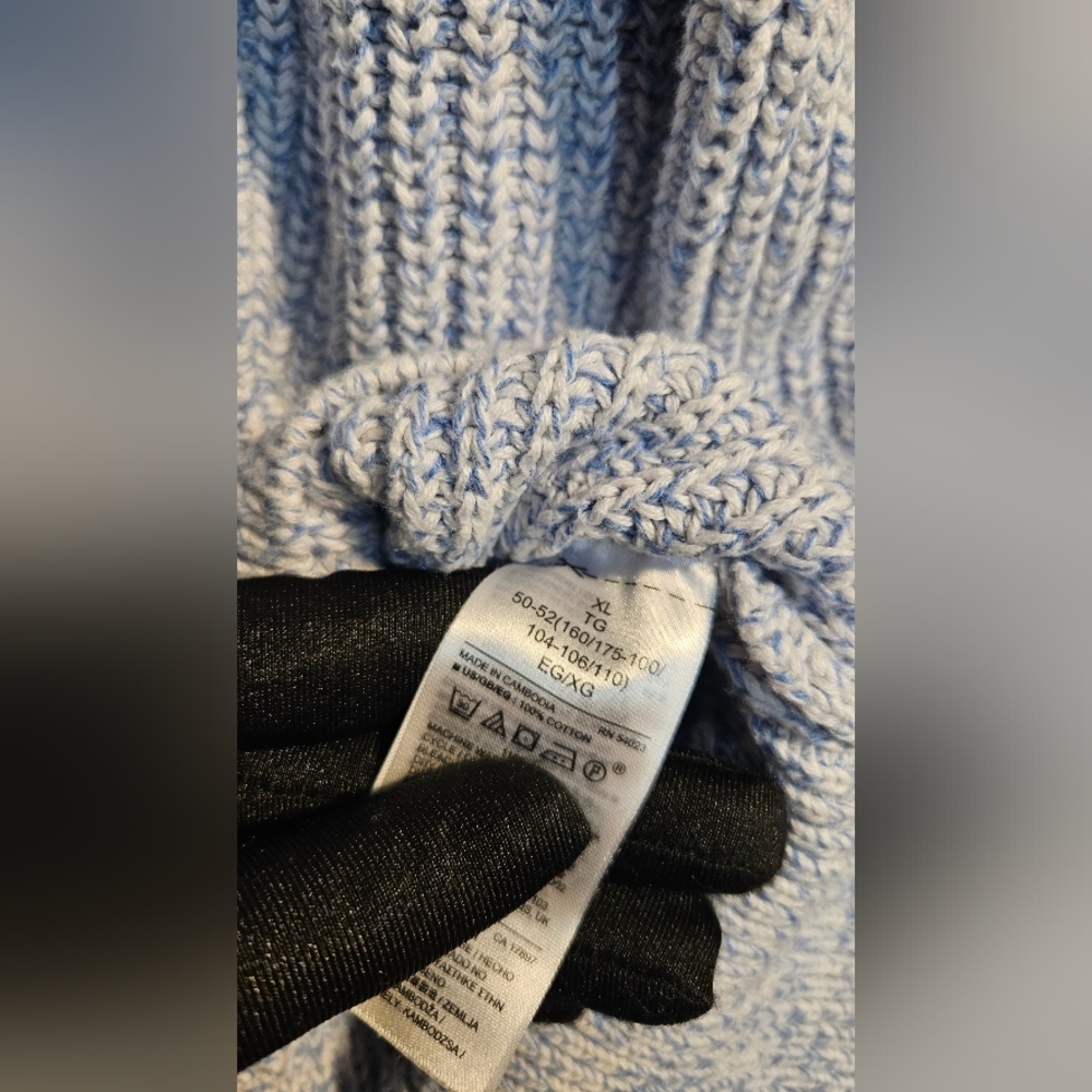 GAP Women's Light Blue And White Crew Neck Sweater - Picture 2 of 5